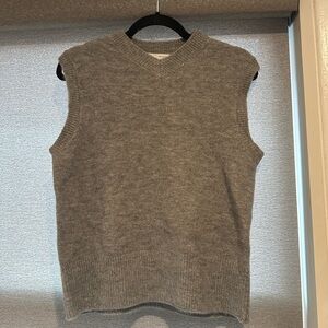 Woman’s Gray Sweater Vest